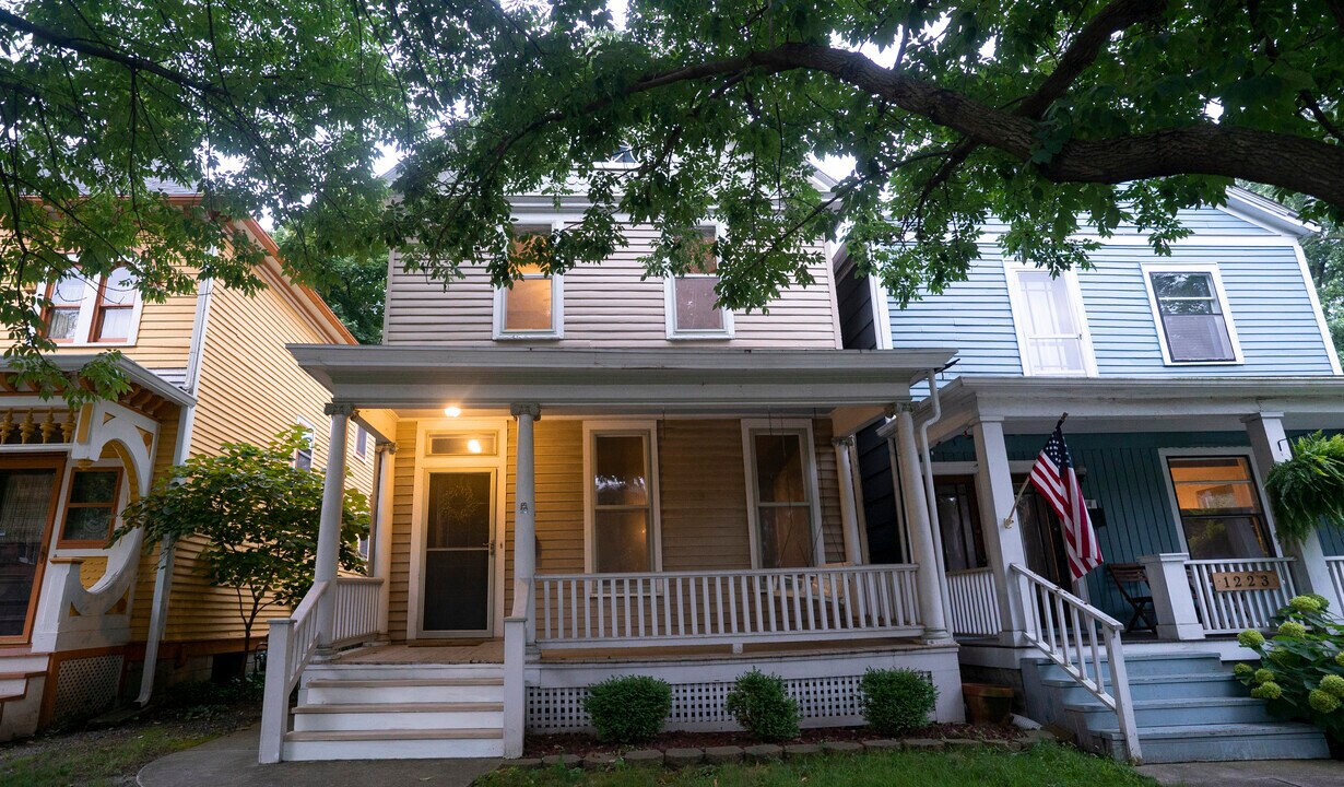 1219 W Washington Blvd in Fort Wayne, IN - Building Photo