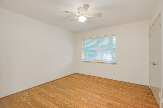 property at 1433 Cedar Post Ln