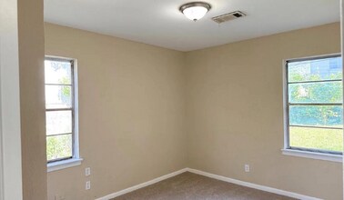 2406 Sunny Dr in Houston, TX - Building Photo - Building Photo
