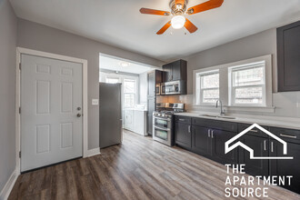 5128 W Henderson St, Unit 1 in Chicago, IL - Building Photo - Building Photo