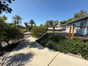 361 Grandview Cir in Camarillo, CA - Building Photo - Building Photo