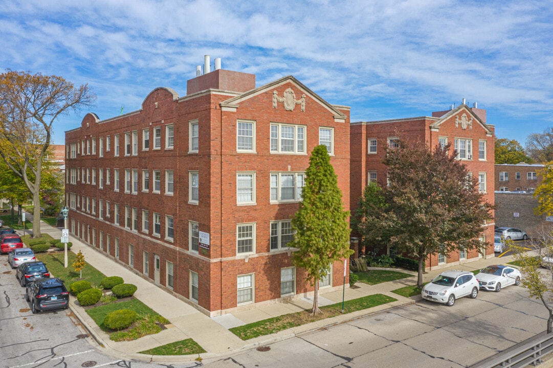 Clarence & Harrison Apartments in Oak Park, IL - Foto de edificio