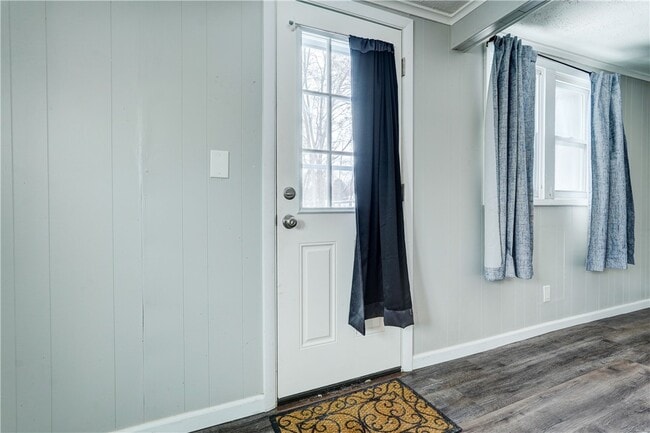 1070 Gravel Rd in Webster, NY - Building Photo - Building Photo