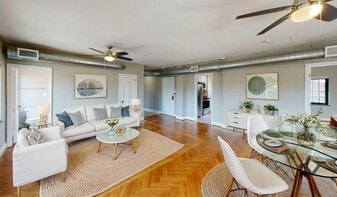 Hyde Park Terrace in Cincinnati, OH - Building Photo