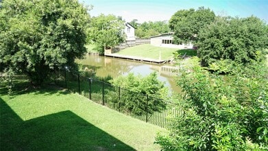 201 Rue Orleans St in Baytown, TX - Building Photo - Building Photo