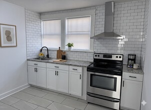 1111 Buchanan St, Unit ApartmentA in Lynchburg, VA - Building Photo - Building Photo