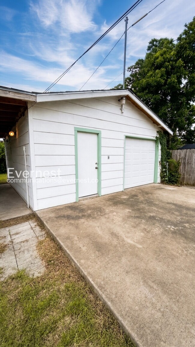 property at 118 Cravens Ave
