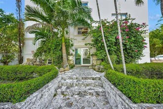 4035 Meridian Ave, Unit 202 in Miami Beach, FL - Foto de edificio - Building Photo