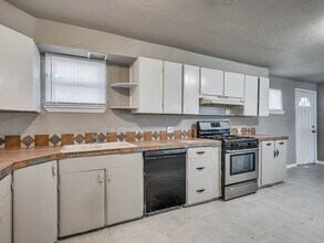 545 SW 46th St in Oklahoma City, OK - Building Photo - Building Photo