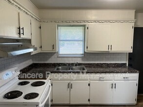 2013 N College Ave in Bethany, OK - Foto de edificio - Building Photo
