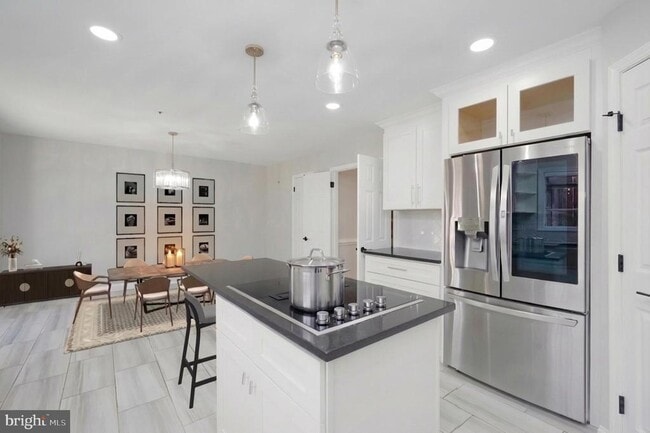 28 Sterling Ct in Rockville, MD - Building Photo - Building Photo