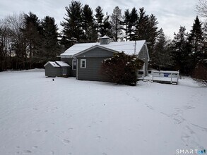 1163 Bullet Hill Rd, Unit 1 in Southbury, CT - Foto de edificio - Building Photo