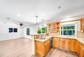 7491 NW 11th Pl in Plantation, FL - Building Photo - Building Photo