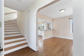 118 Ocean Ave in Cranston, RI - Foto de edificio - Building Photo