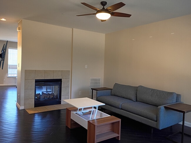 Room in Townhome on Chase Ln