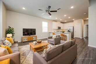 18435 Idyllic Aly in Shenandoah, TX - Building Photo - Building Photo