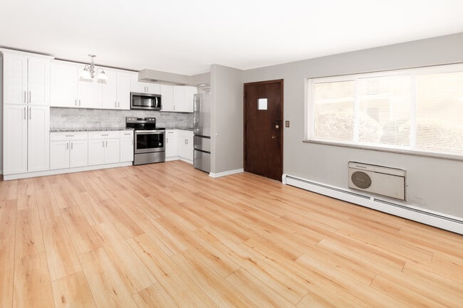 1041 N Northwest Hwy, Unit A1 in Park Ridge, IL - Building Photo - Building Photo