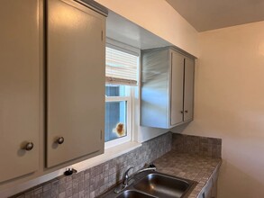 Lockwood Arms Apartments in Fresno, CA - Building Photo - Building Photo