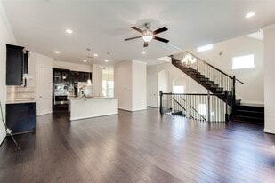 2710 Shadybrook Meadow Dr in Houston, TX - Building Photo