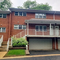 169 E Palatine Rd in Palatine, IL - Building Photo