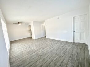 4901 NE 26th Ave in Fort Lauderdale, FL - Building Photo - Building Photo