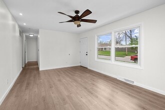 933 34th Ave in East Moline, IL - Building Photo - Building Photo