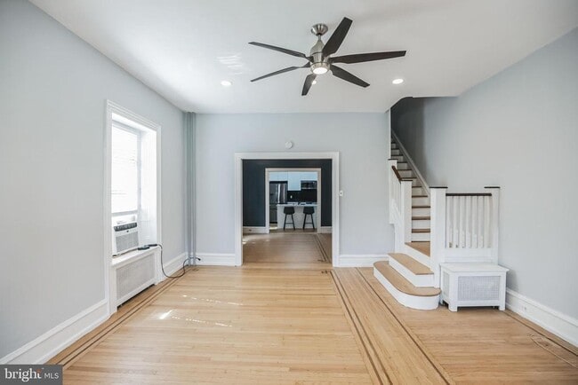 property at 117 Rochelle Ave