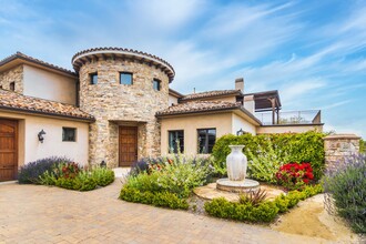 1620 Luse Tank Rd in Topanga, CA - Foto de edificio - Building Photo