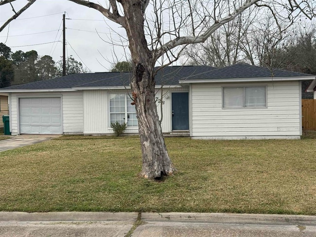 3726 Bowling Ln in Orange, TX - Building Photo - Building Photo