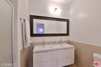 9374 W Olympic Blvd in Beverly Hills, CA - Building Photo - Building Photo