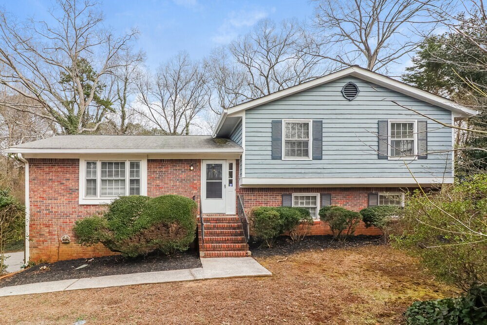 194 Stone Mill Ln NW in Marietta, GA - Building Photo