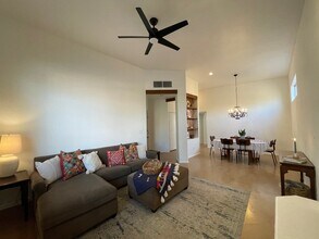 2911 E Ave Portico in Tucson, AZ - Building Photo - Building Photo