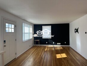 1603 Charmuth Rd in Timonium, MD - Building Photo - Building Photo