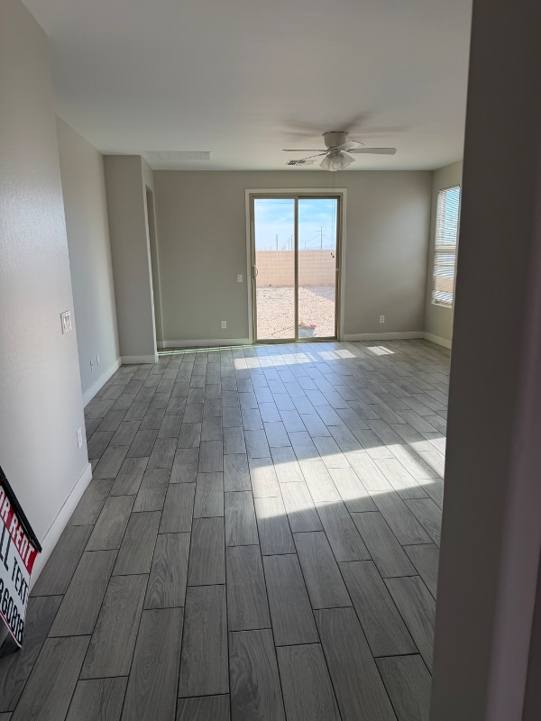 4923 S 99th Dr in Tolleson, AZ - Foto de edificio - Building Photo