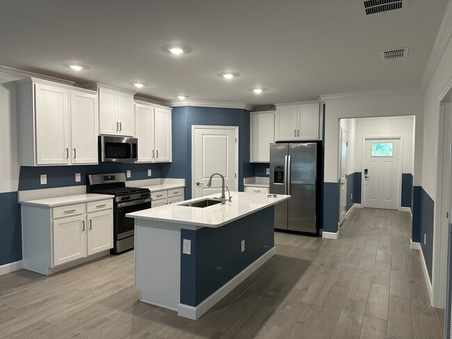 property at 17506 Holly Wl Ave