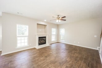 44 Palladio Way in Newnan, GA - Foto de edificio - Building Photo