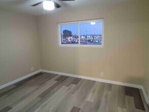 3701 Thomas Ave-Unit -4 in North Las Vegas, NV - Building Photo - Building Photo