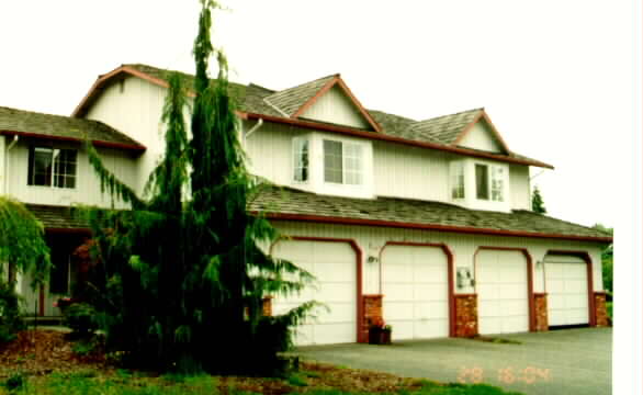 2714 100th St SE in Everett, WA - Foto de edificio