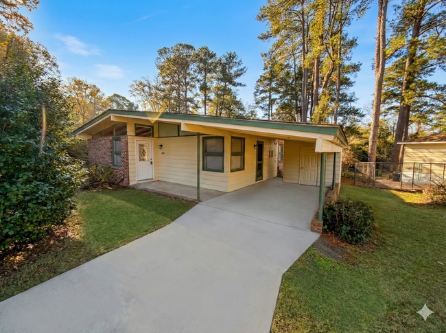 property at 2820 Riverview Rd