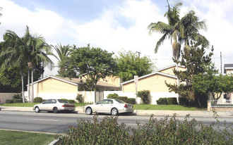 8333-8337 Rosemead Blvd Apartments