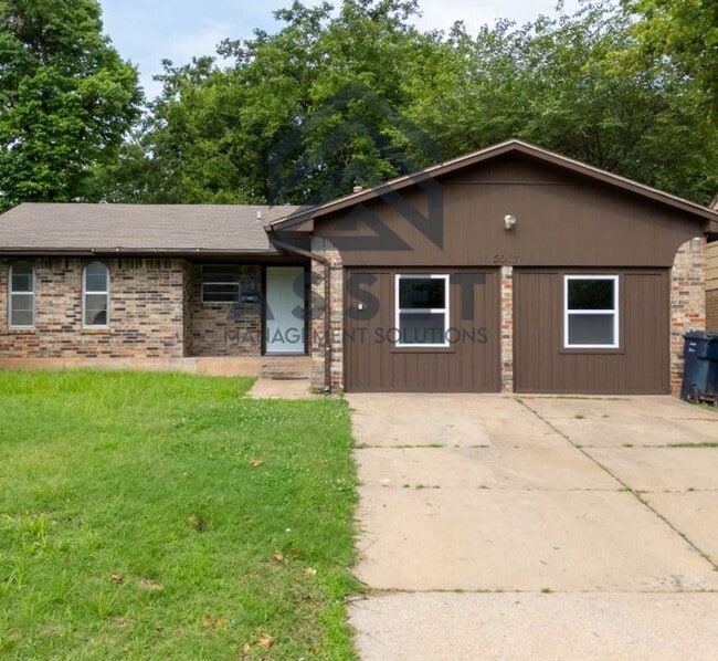 5017 S Briarwood Dr in Oklahoma City, OK - Building Photo - Building Photo