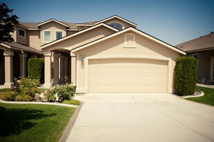 3558 Waterford St in Richland, WA - Building Photo