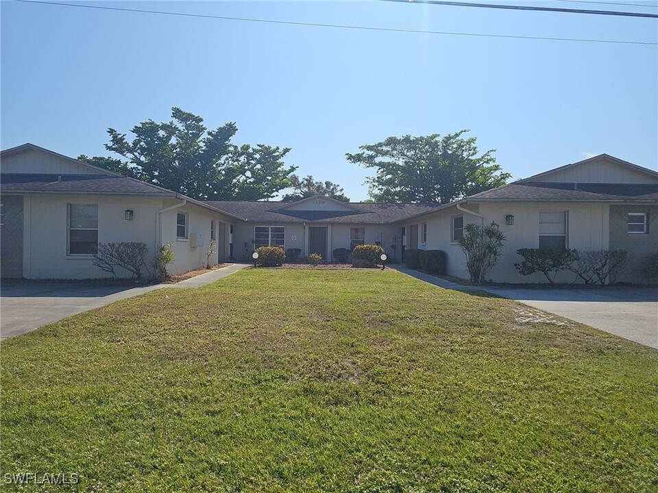 120 Trafalgar Pkwy in Cape Coral, FL - Building Photo