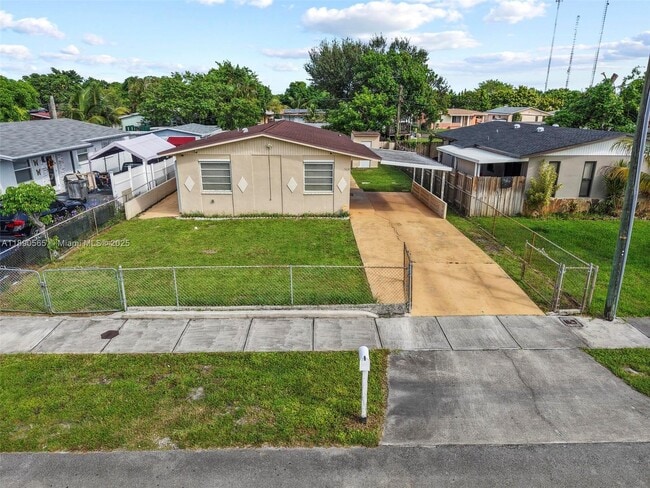 property at 5633 SW 40th St