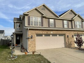 206 Gentian St in Savoy, IL - Building Photo