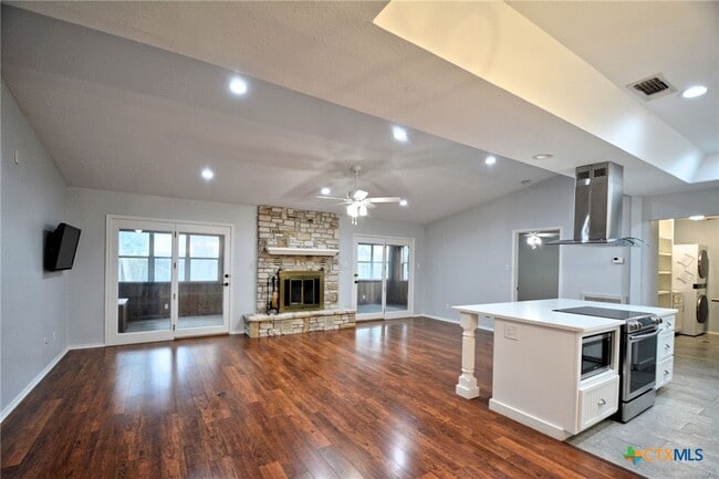 property at 1215 Clearwater Dr