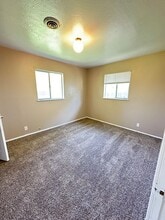921 Harris St in Marysville, CA - Foto de edificio - Building Photo