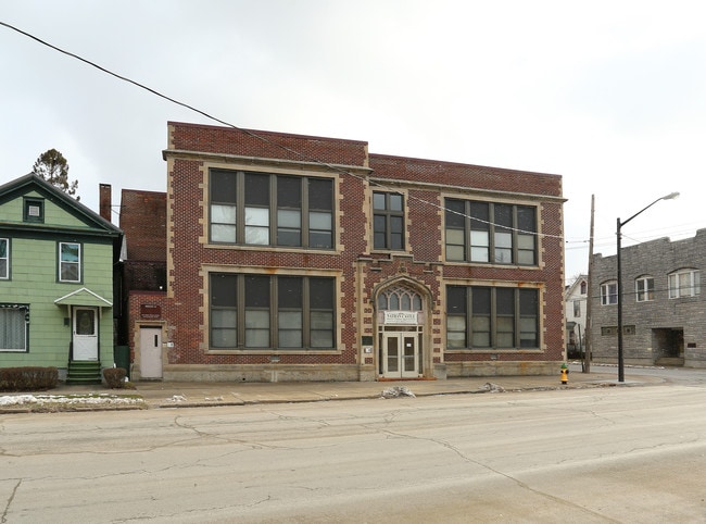 249 S Main St