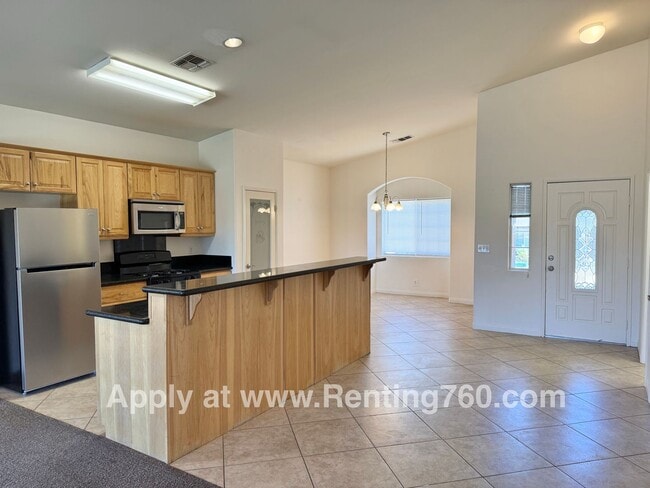 7090 Plasse St in Yucca Valley, CA - Building Photo - Building Photo