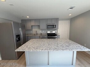 1239 Westlynne Way in Louisville, KY - Building Photo - Building Photo